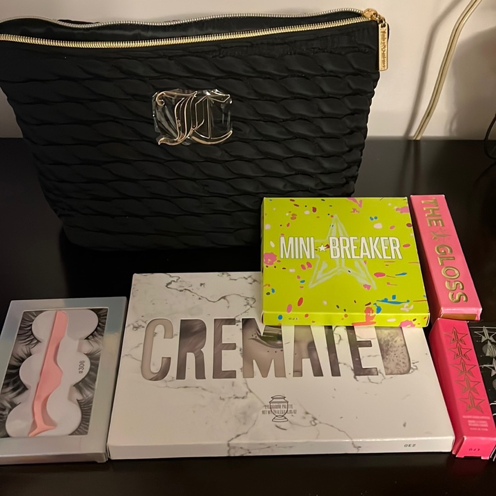 Makeup bundle with makeup bag